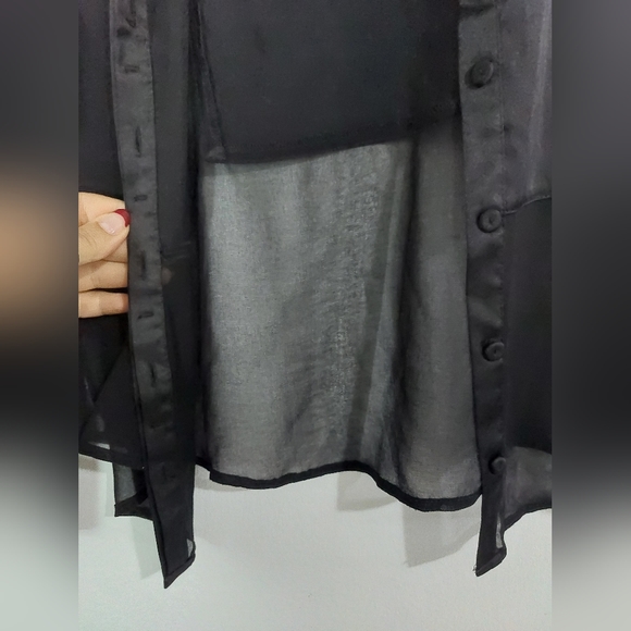 Guess Blouse - Picture 3 of 4